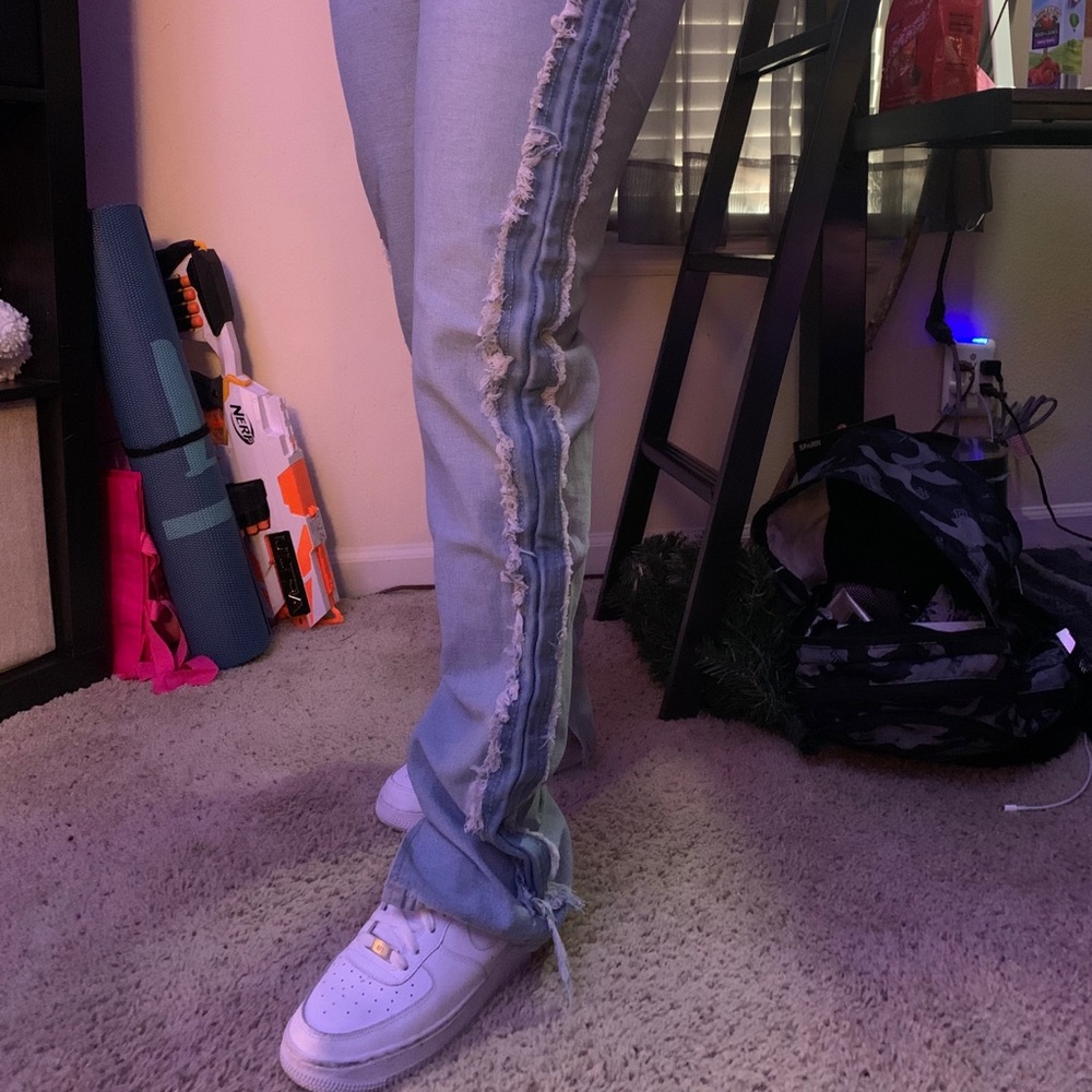 Jeans - Picture 2 of 3